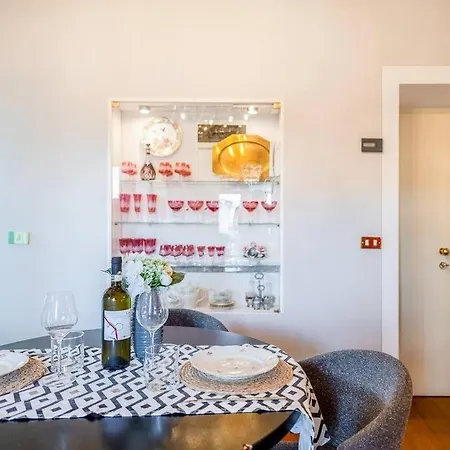 Duomo - Prestigious Penthouse With Panoramic View Lägenhet